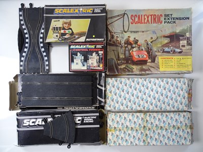 Lot 133 - A quantity of vintage SCALEXTRIC track and...