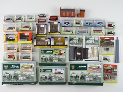 Lot 166 - A large quantity of N gauge kits, cars and...