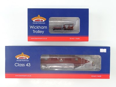 Lot 200 - A pair of BACHMANN OO gauge models comprising...