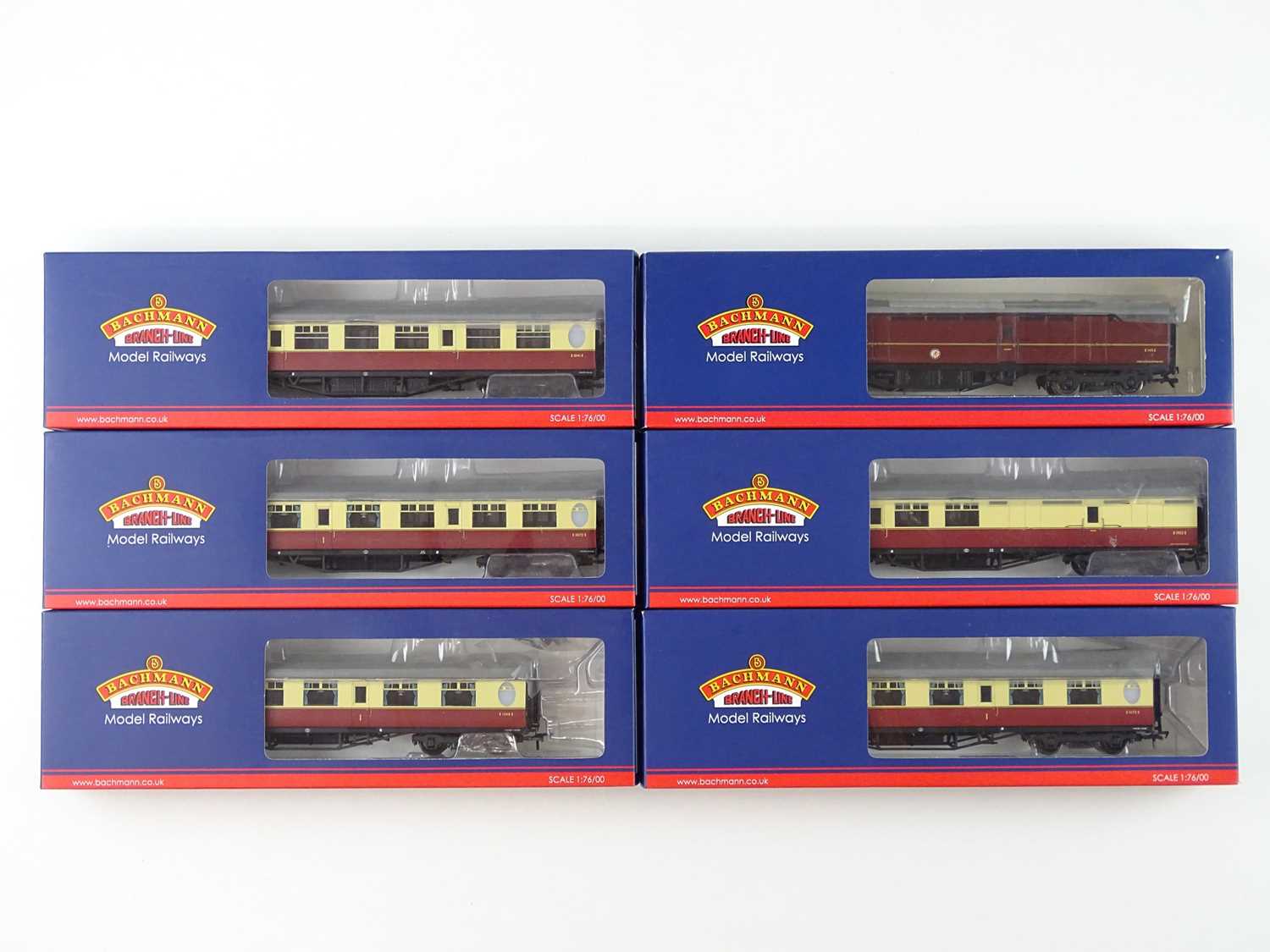 Lot 229 - A group of BACHMANN OO gauge Thompson coaches...