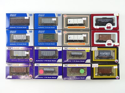 Lot 230 - A group of mixed DAPOL OO gauge wagons of...