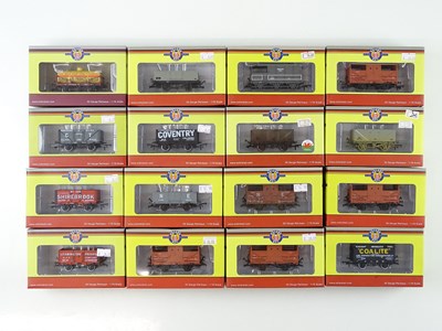 Lot 248 - A mixed group of OO gauge wagons by OXFORD...