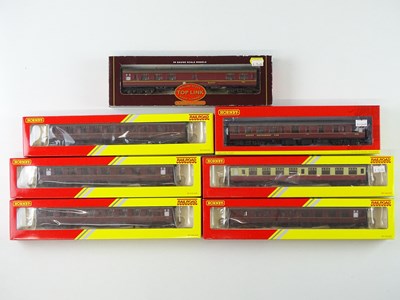 Lot 253 - A mixed group of HORNBY OO gauge Mark 1...