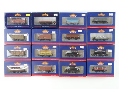 Lot 262 - A group of mixed BACHMANN OO gauge wagons of...