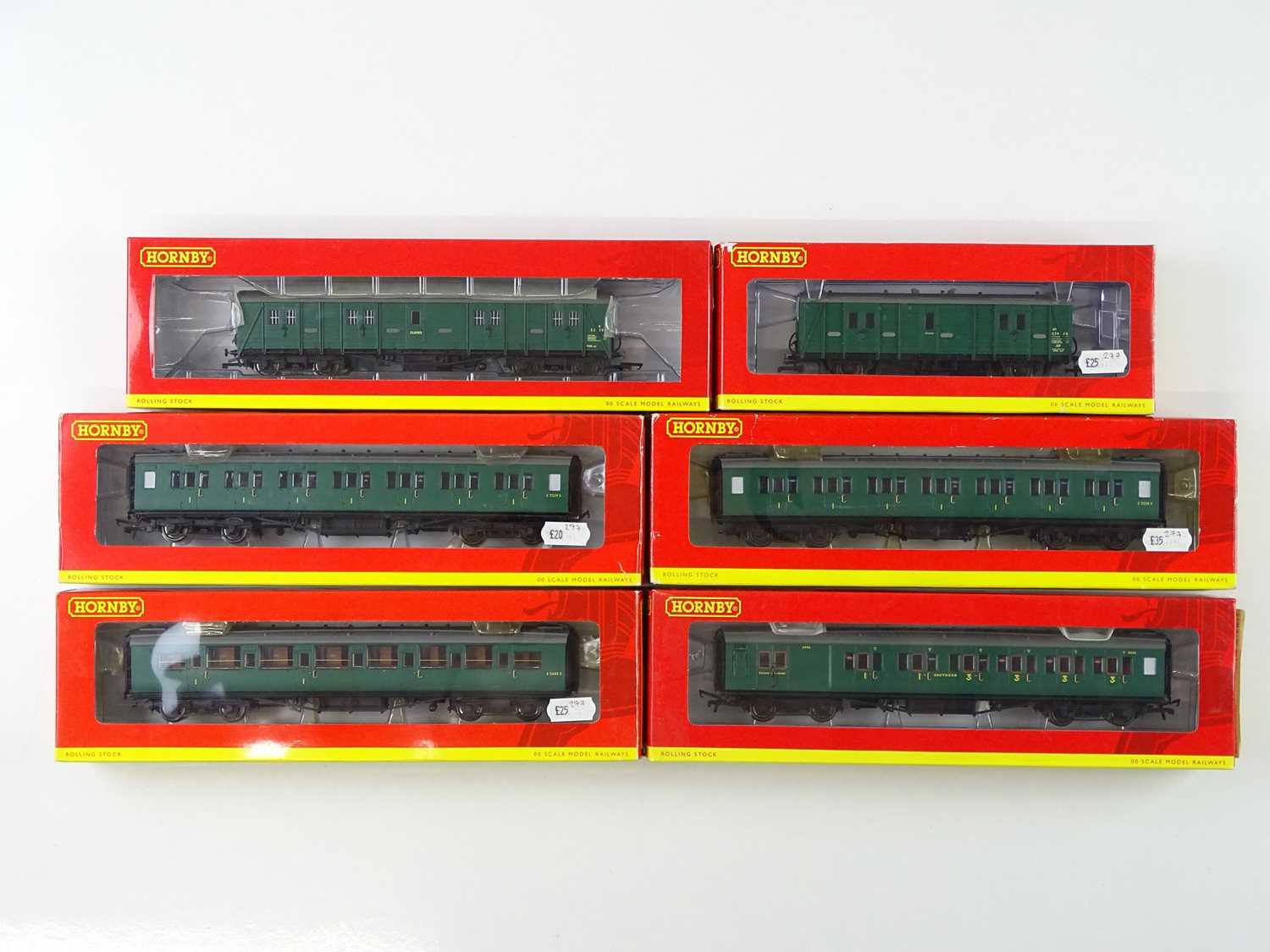 Lot 272 - A group of HORNBY OO gauge Maunsell coaches