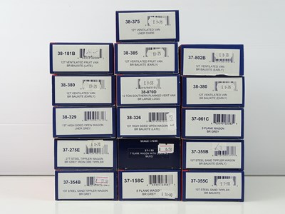 Lot 280 - A group of mixed BACHMANN OO gauge wagons of...