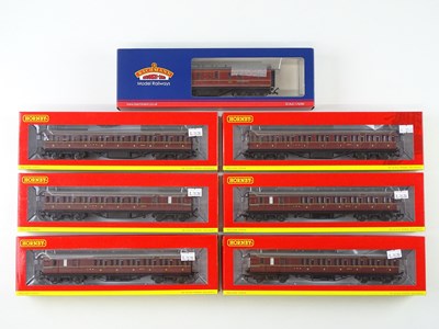 Lot 290 - A group of HORNBY OO gauge Non-Corridor...