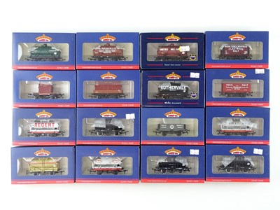 Lot 304 - A group of mixed BACHMANN OO gauge wagons of...