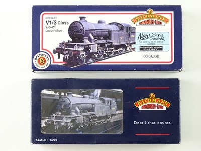 Lot 319 - A pair of BACHMANN OO gauge class V1 steam...