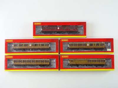 Lot 322 - A group of HORNBY OO gauge Thompson suburban...