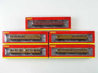 Lot 323 - A group of HORNBY OO gauge Thompson suburban...