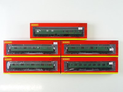 Lot 335 - A group of HORNBY OO gauge Bulleid and Mark 1...