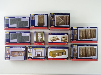 Lot 349 - A group of BACHMANN SCENECRAFT OO gauge resin...