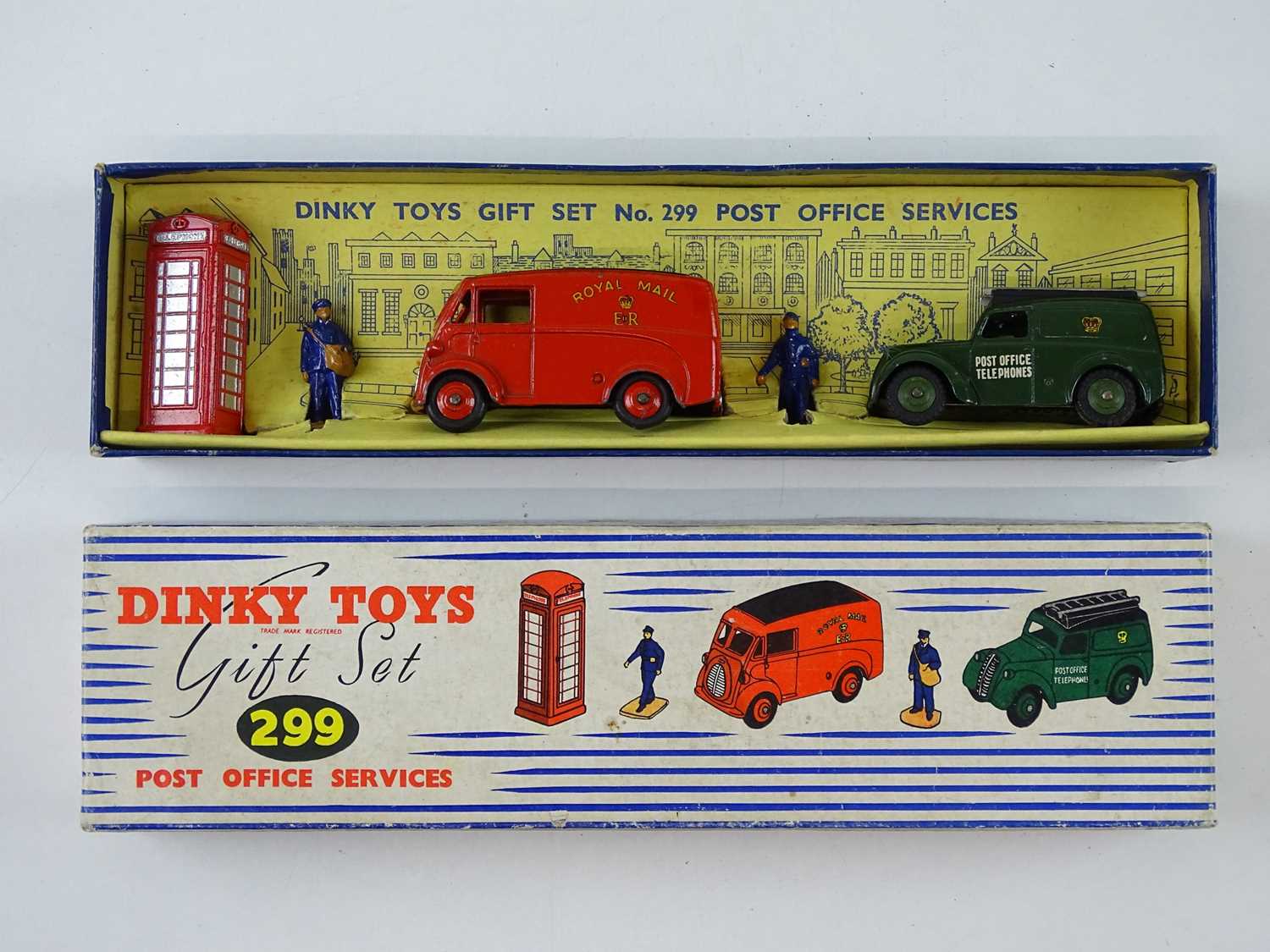 Lot 35 - A DINKY TOYS Gift Set no. 299 'Post Office...