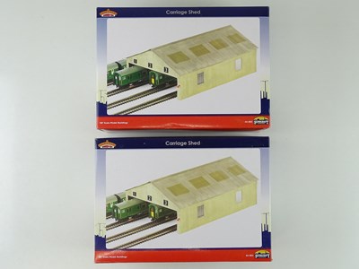 Lot 355 - A pair of BACHMANN SCENECRAFT OO gauge resin...