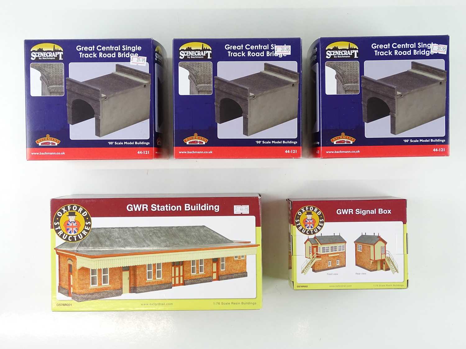 Lot 356 - An OXFORD STRUCTURES resin GWR station...