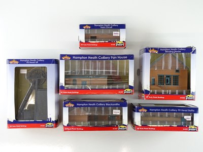 Lot 358 - A group of BACHMANN SCENECRAFT OO gauge resin...