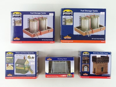 Lot 372 - A group of BACHMANN SCENECRAFT OO gauge resin...