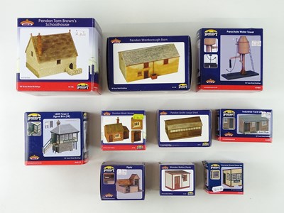 Lot 373 - A group of BACHMANN SCENECRAFT OO gauge resin...