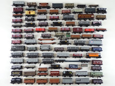 Lot 375 - A large quantity of unboxed OO gauge wagons by...