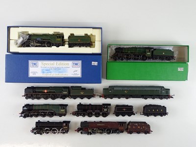 Lot 389 - A quantity of OO gauge steam and diesel locos...