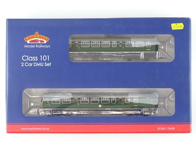 Lot 404 - A BACHMANN OO gauge 32-286 Class 101 2-car DMU...
