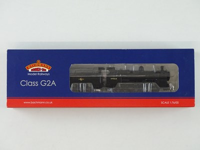 Lot 420 - A BACHMANN OO gauge 31-475A class G2A steam...
