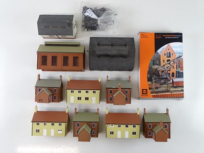 Lot 481 - A group of OO gauge complete plastic kits -...