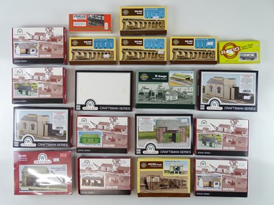 Lot 482 - A large group of OO gauge unbuilt model...