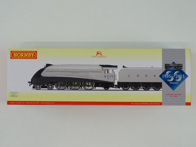 Lot 536 - A HORNBY OO gauge R3307 Silver Jubilee...