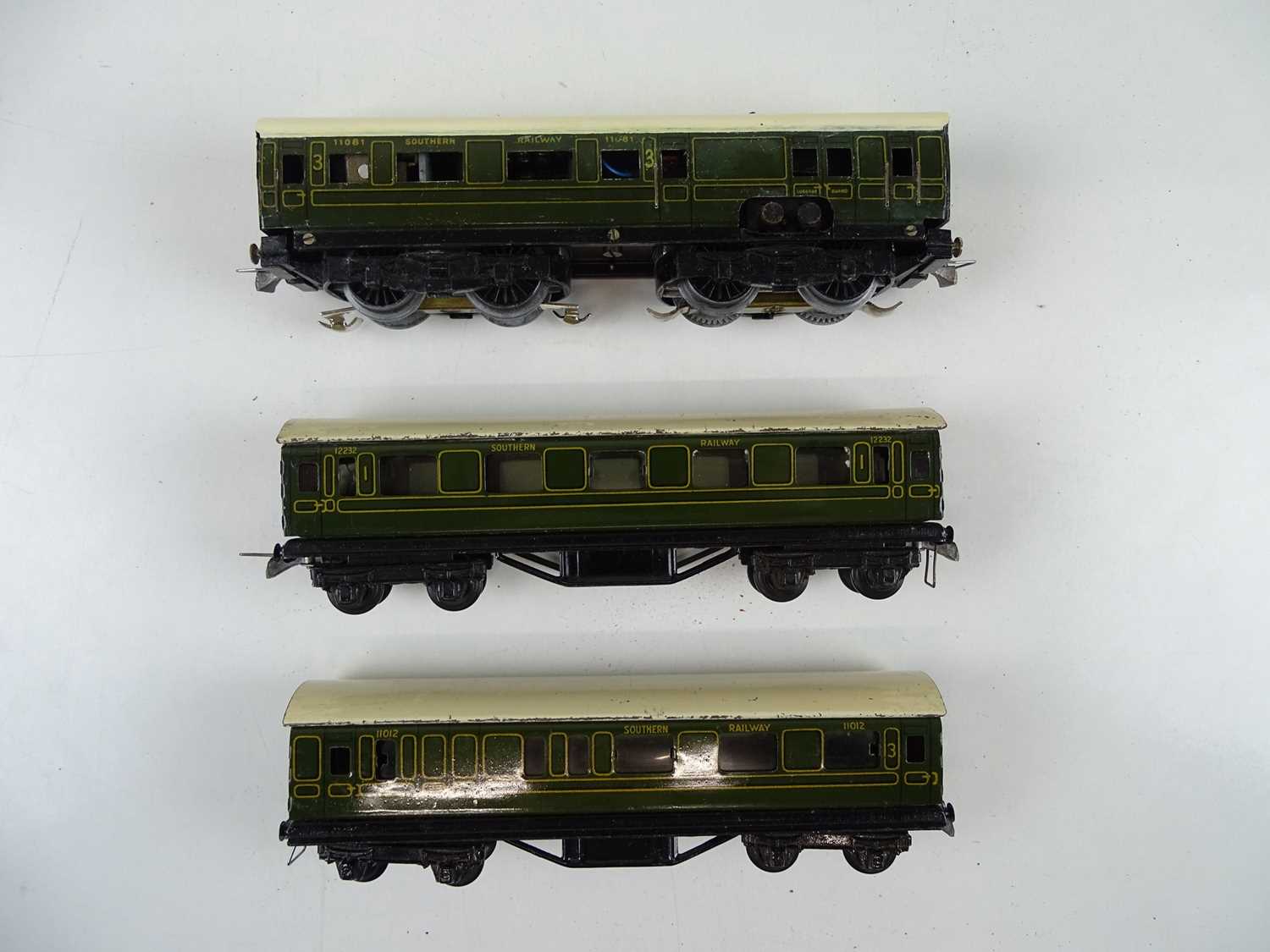 Lot 560 - A TRIX TWIN 3-car Southern Electric Multiple...