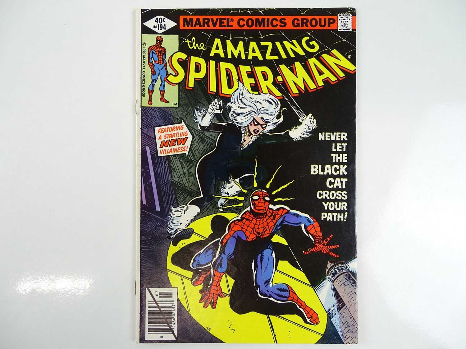 Lot 253 - AMAZING SPIDER-MAN #194 - (1979 - MARVEL) -...