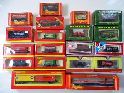 Lot 579 - A mixed group of OO gauge wagons by HORNBY,...