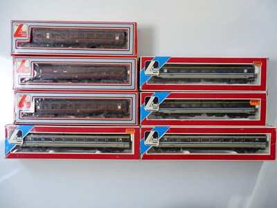 Lot 581 - A group of LIMA OO gauge coaches to include...