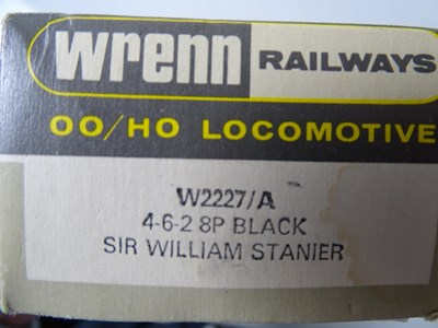 Lot 595 - A WRENN OO gauge W2227/A Class 8P steam...