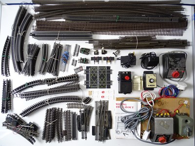 Lot 626 - A large quantity of OO gauge track,...