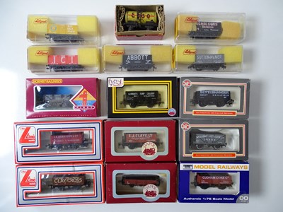 Lot 627 - A mixed group of OO gauge wagons by...