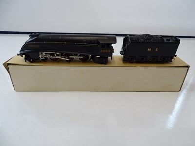 Lot 638 - A WRENN W2213 OO gauge Class A4 steam...