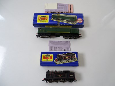 Lot 654 - A pair of HORNBY DUBLO OO gauge 3-rail...