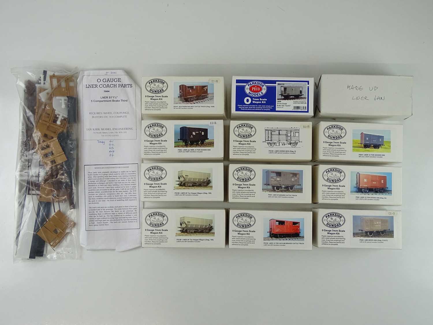 Lot 664 - A group of O gauge wagon kits, mostly unbuilt...