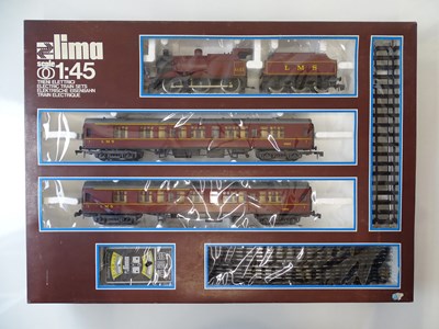 Lot 684 - A LIMA O gauge Passenger Train set comprising...