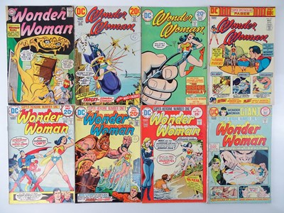 Lot 366 - WONDER WOMAN #151, 205, 210, 211, 212, 215,...