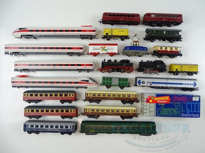Lot 130 - A quantity of HO gauge locomotives and rolling...