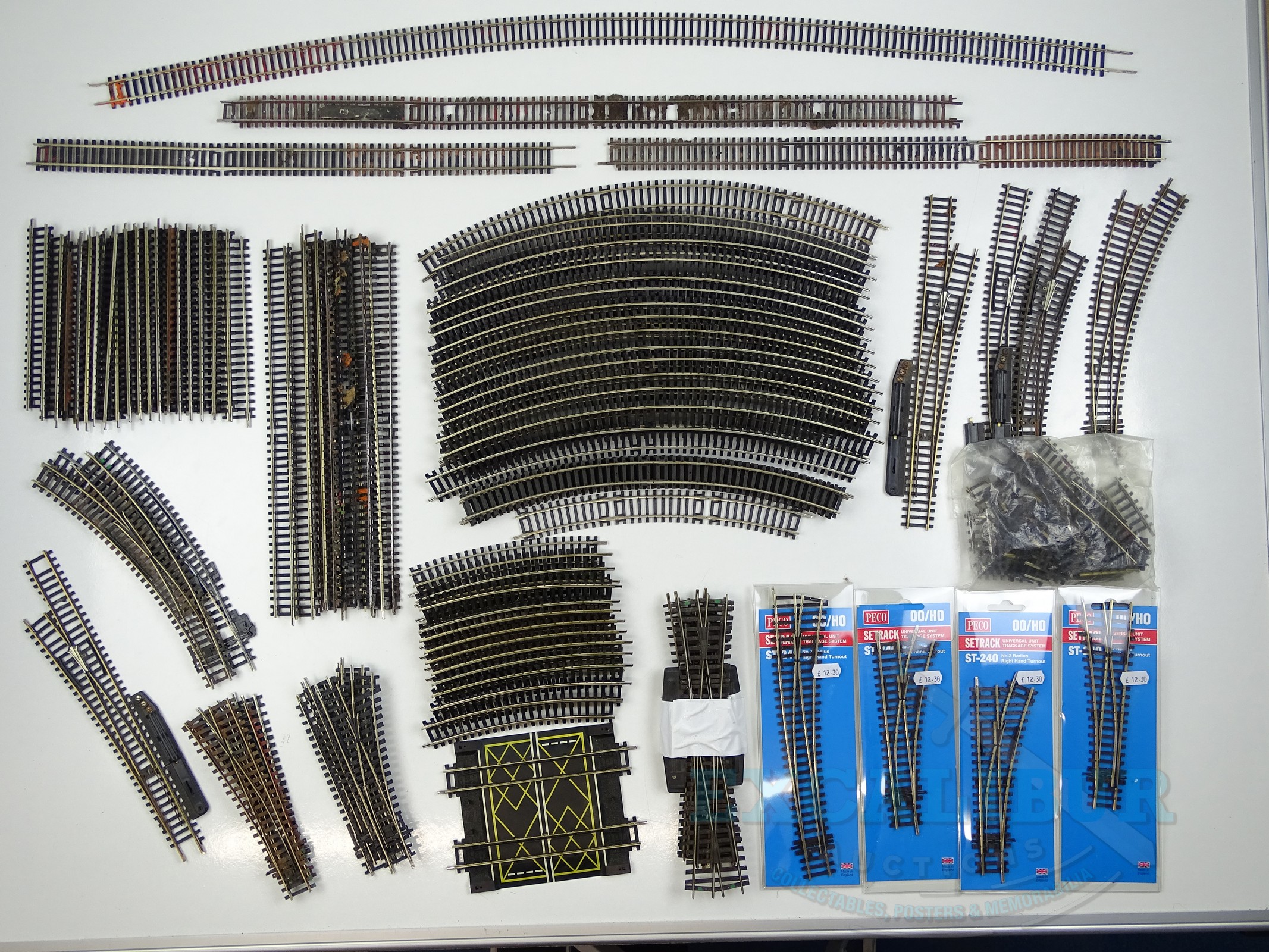 Lot 215 - A large quantity of OO gauge model railway