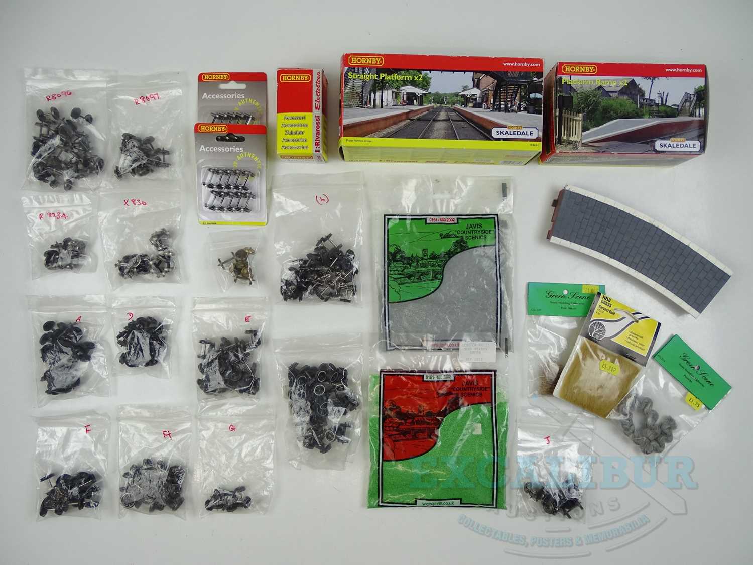 Lot 216 - A selection of HORNBY OO gauge Skaledale