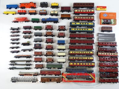 Lot 244 - A large quantity of unboxed OO gauge wagons by...