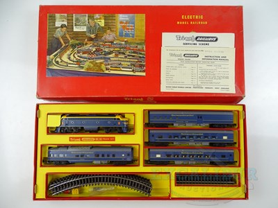 Lot 261 - A TRI-ANG OO gauge RS34 Transcontinental...