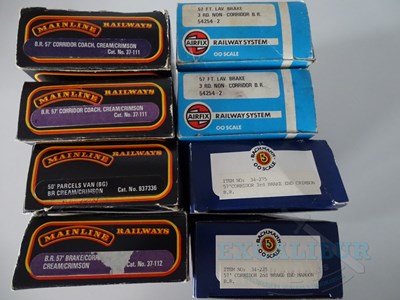 Lot 296 - A quantity of OO gauge passenger coaches by...