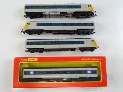 Lot 319 - A group of TRI-ANG OO gauge Blue Pullman...