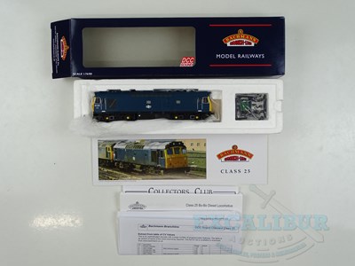 Lot 369 - A BACHMANN OO gauge 32-400DS Class 25 diesel...